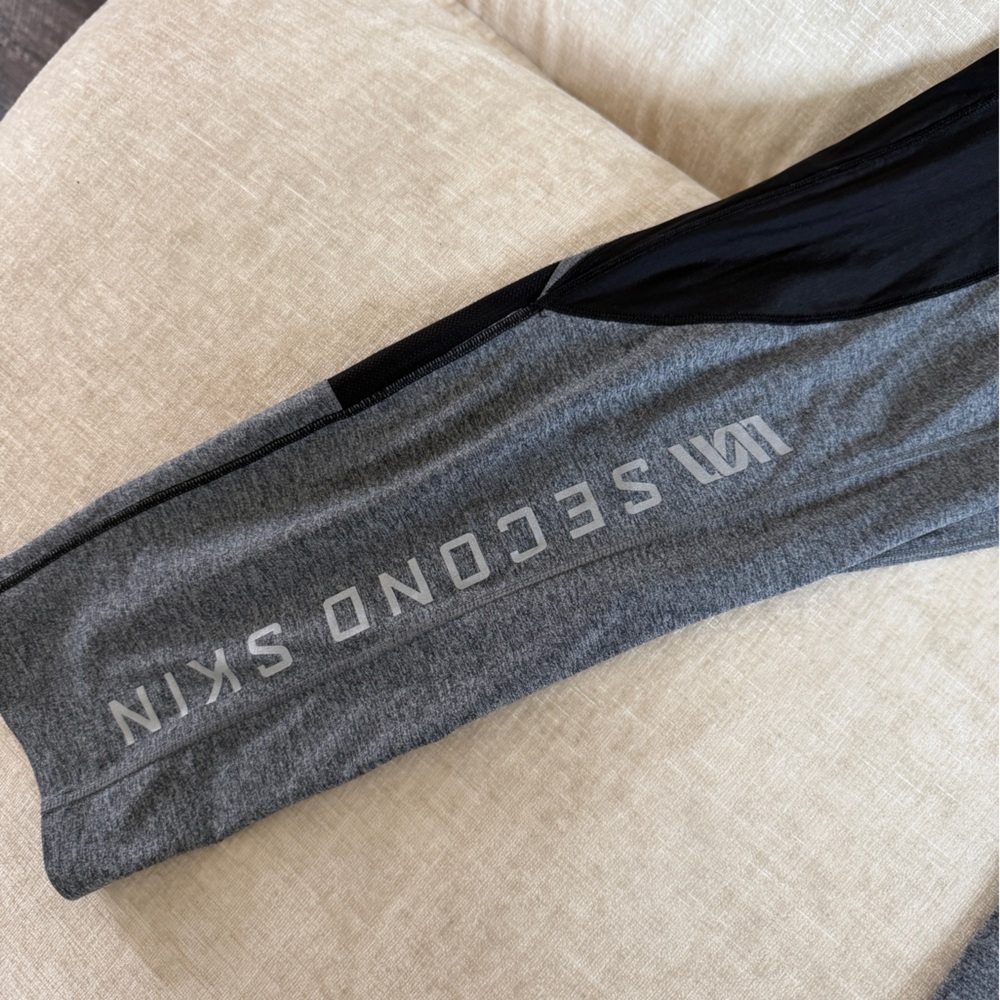 Second Skin Women’s Grey & Black Cropped Leggings - Picture 2 of 6